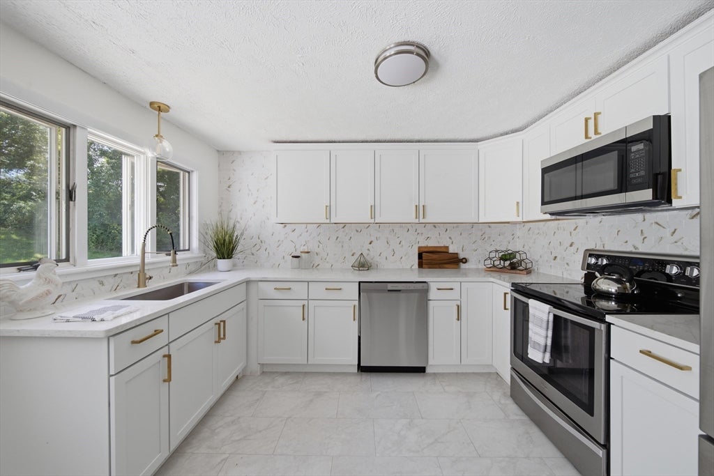 48 Westbrook Rd, South Hadley, MA, 48 Westbrook Rd, South Hadley, MA Photo #10