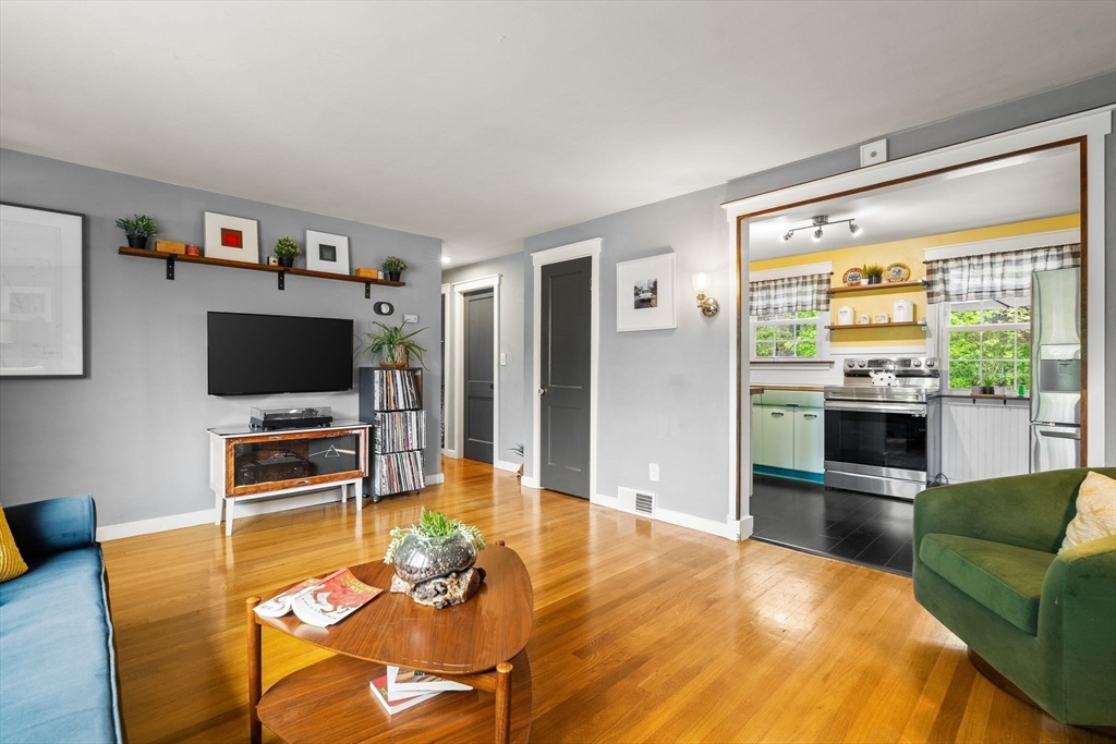 6 Van Brunt St, Boston, MA, 6 Van Brunt St, Boston, MA Photo #4