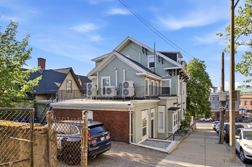 142 Dorchester Street