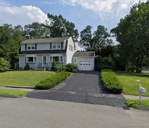 Photo of 12 Franklin Ave, Wilmington, MA 01887 (MLS # 73511520)