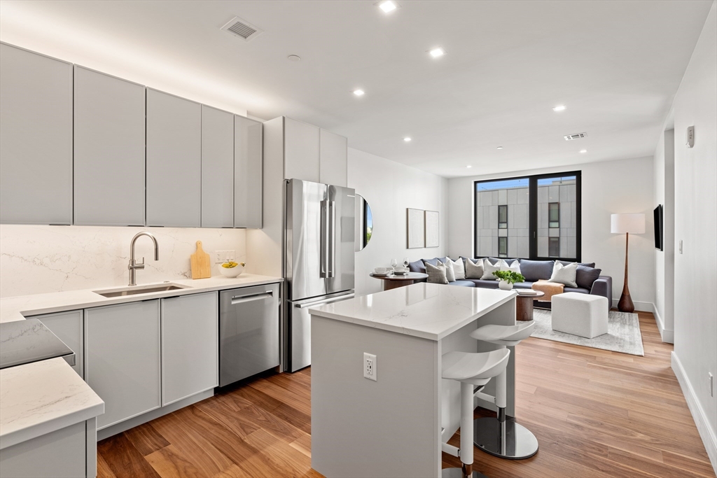 1515 Commonwealth Ave 514