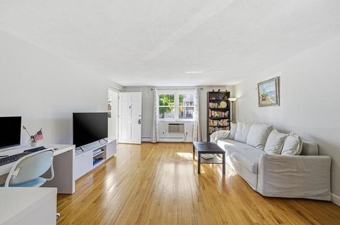 119 Emerson Gardens Rd 119