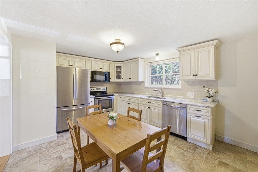 119 Emerson Gardens Rd 119