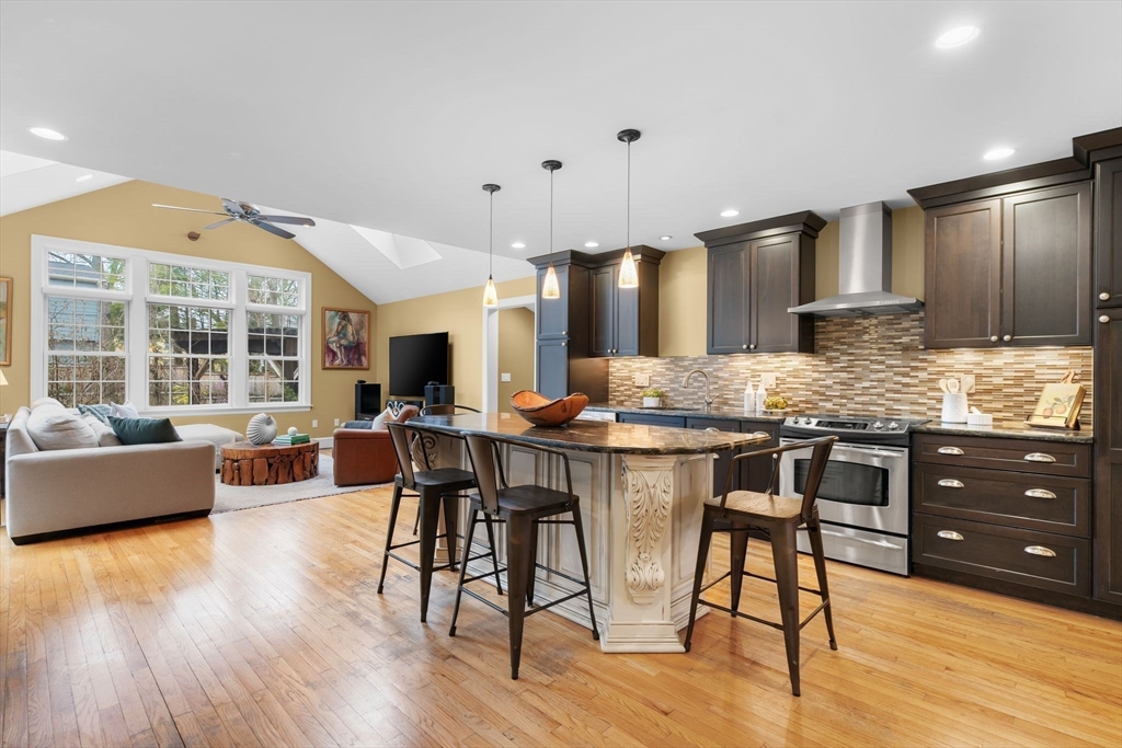 30 Hodge Rd