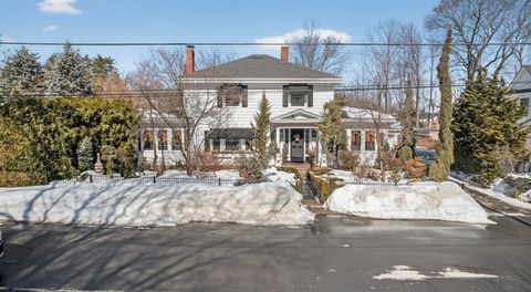 15 Wells Ave Amesbury MA 01913