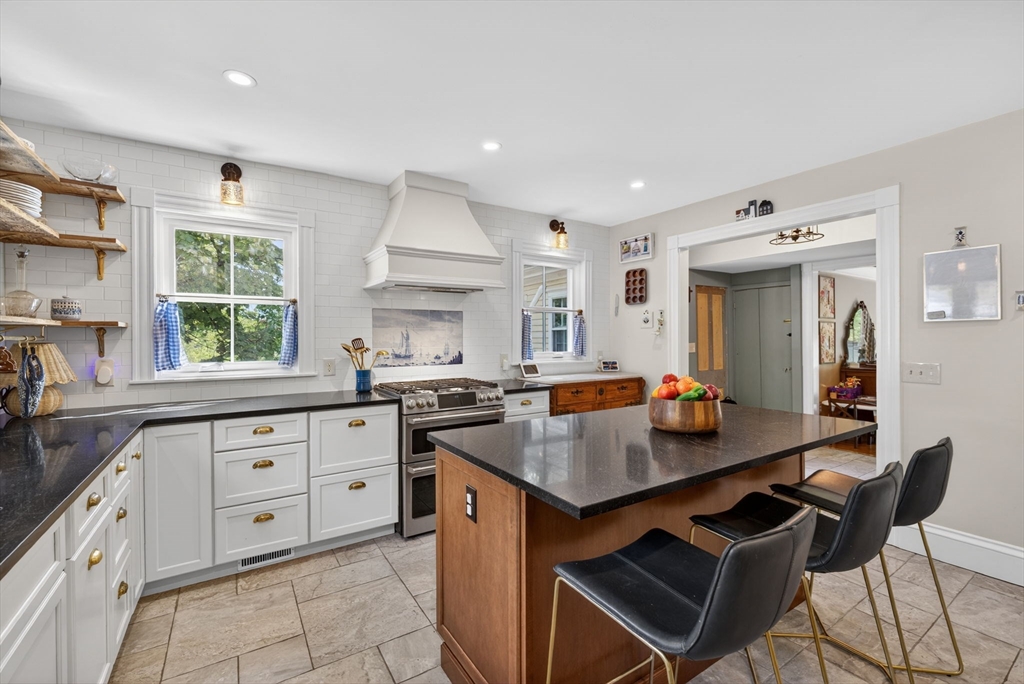 269 Green St, Stoneham, MA Photo #2
