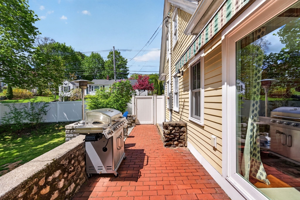 269 Green St, Stoneham, MA Photo #27