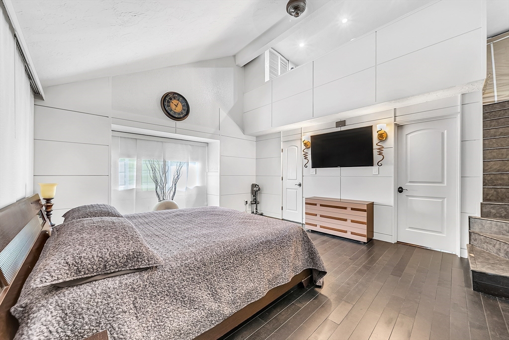 Canton, Massachusetts 02021, United States, 2 Bedrooms Bedrooms, ,3 BathroomsBathrooms,Residential,Contingent,149670