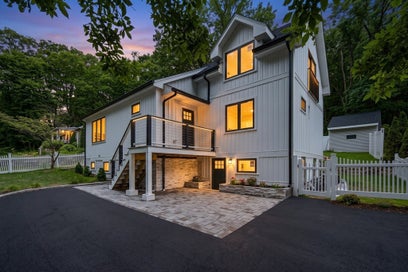 6 Amherst Rd Hopkinton MA 01748