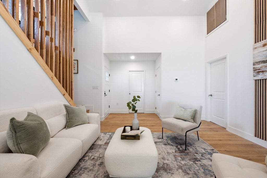 6 Amherst Rd