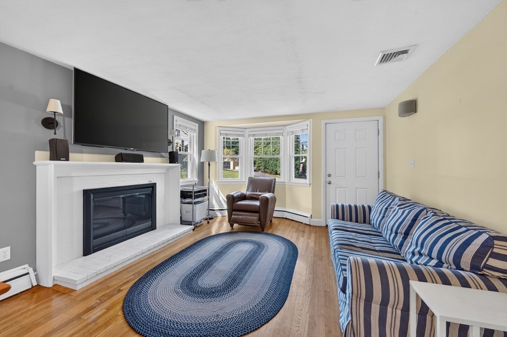 462 Chestnut St, Needham, MA Photo #13