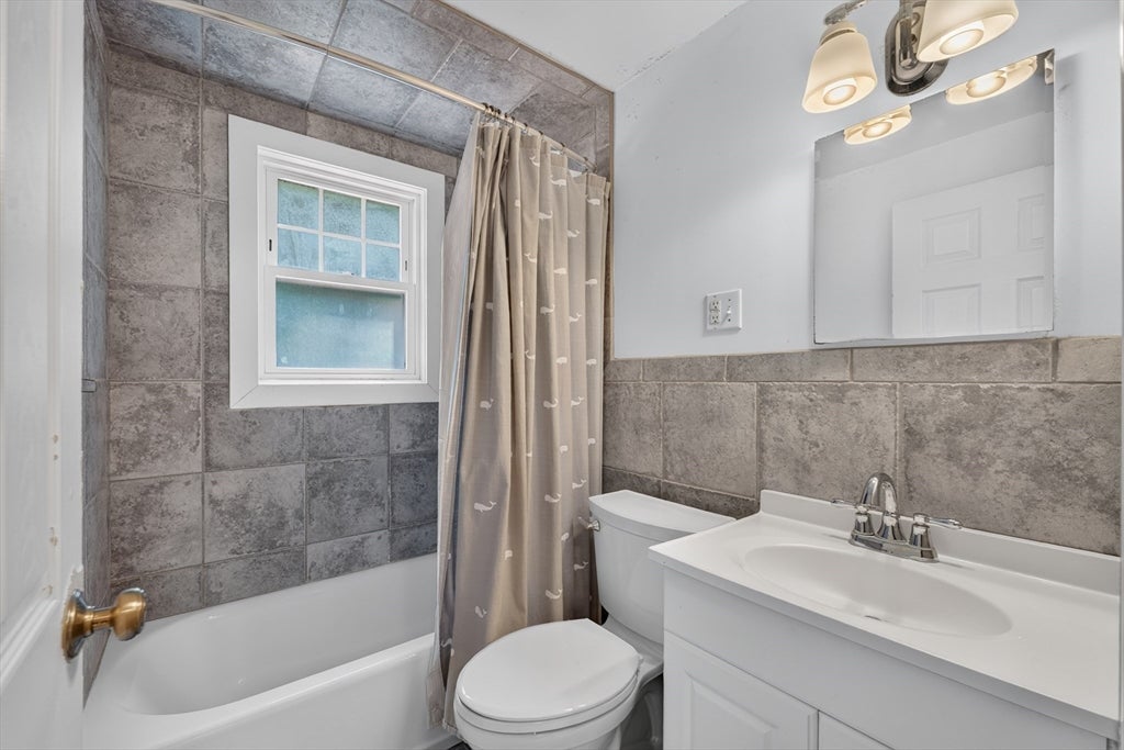 462 Chestnut St, Needham, MA Photo #33