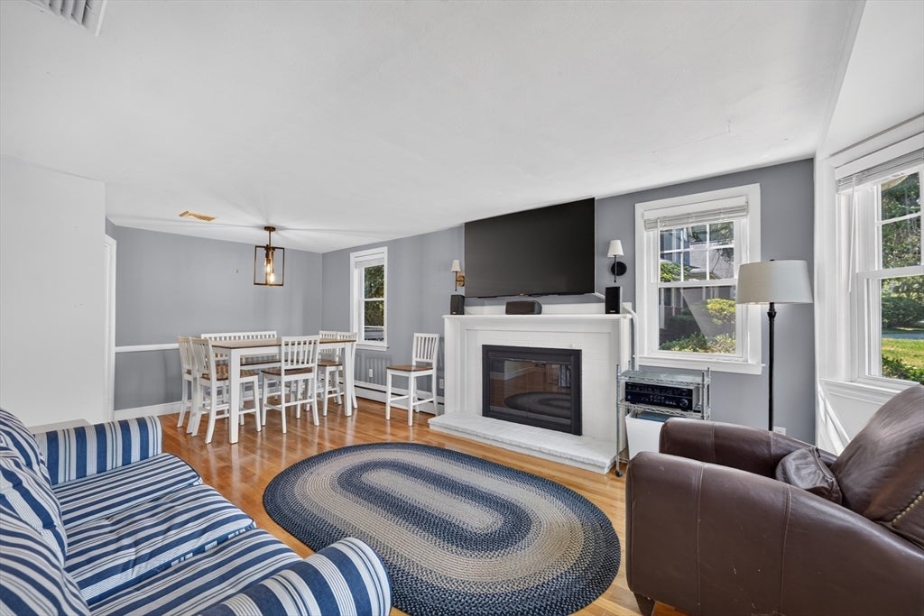 462 Chestnut St, Needham, MA Photo #10