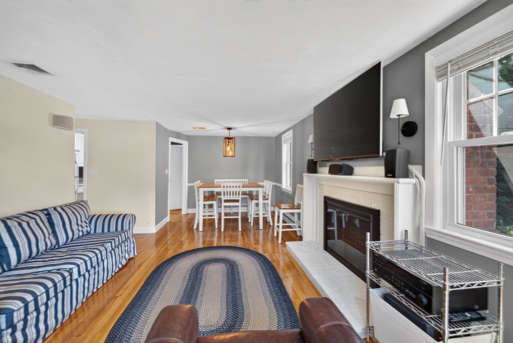 462 Chestnut St, Needham, MA Photo #11