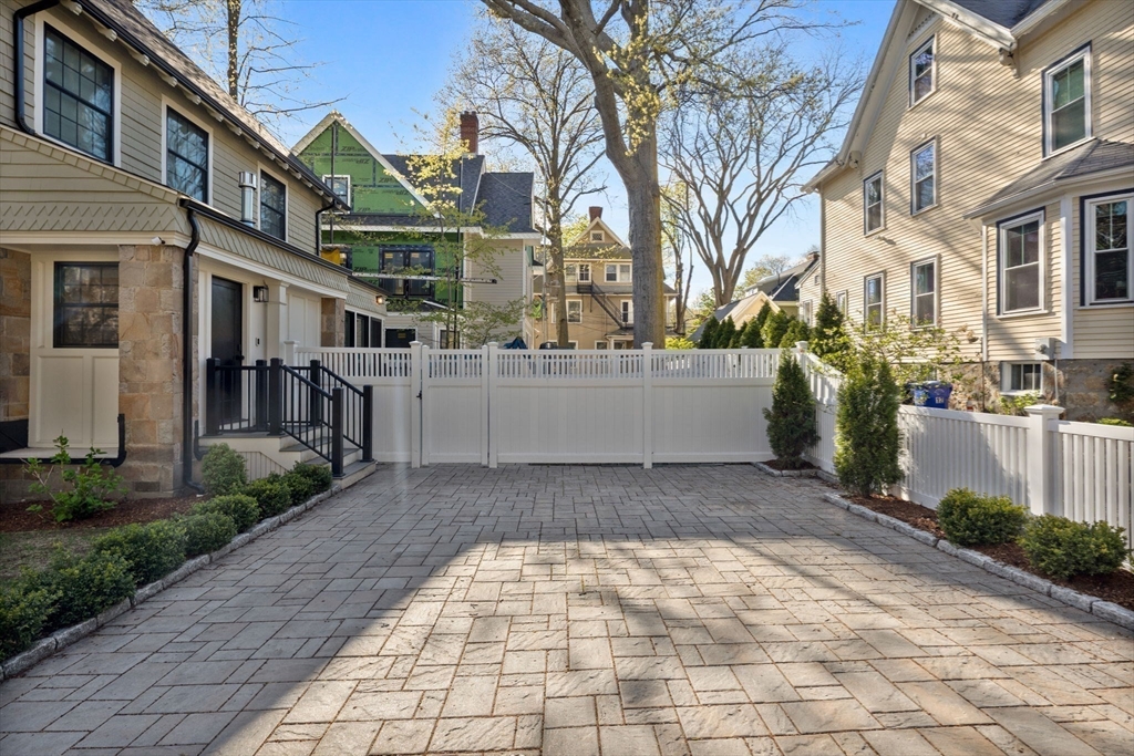 8 Stetson St, Brookline, MA Photo #21