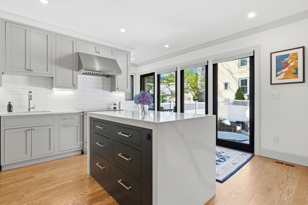 8 Stetson St, Brookline, MA Photo #12