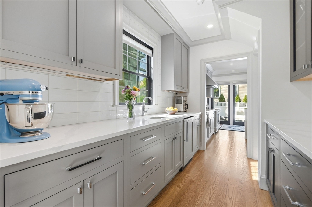 8 Stetson St, Brookline, MA Photo #9
