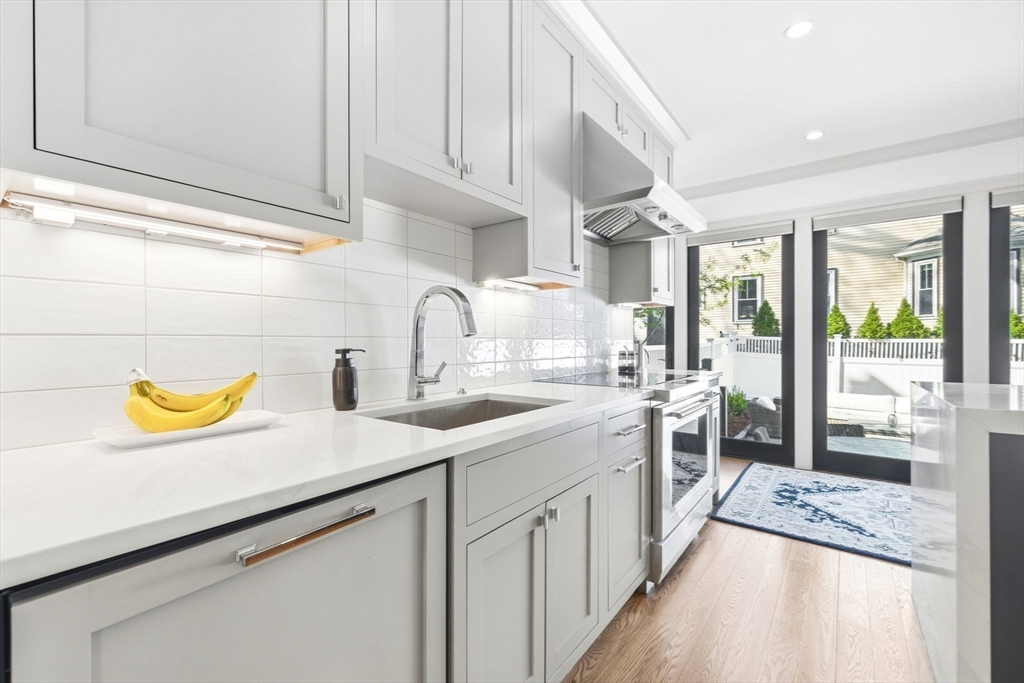 8 Stetson St, Brookline, MA Photo #13