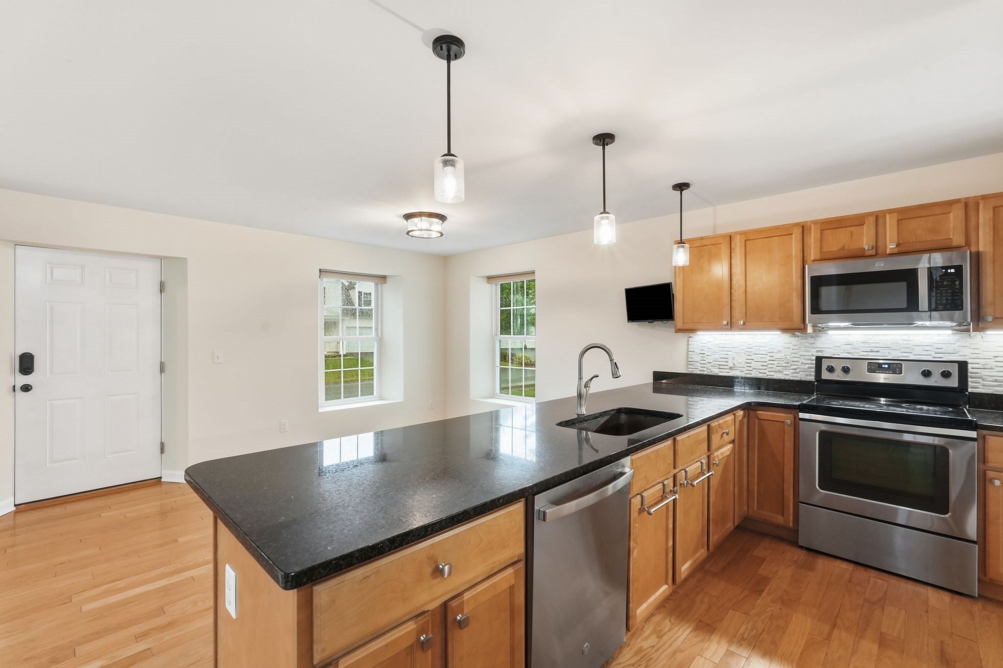 36 Treehouse Cir, Easthampton, MA Photo #12