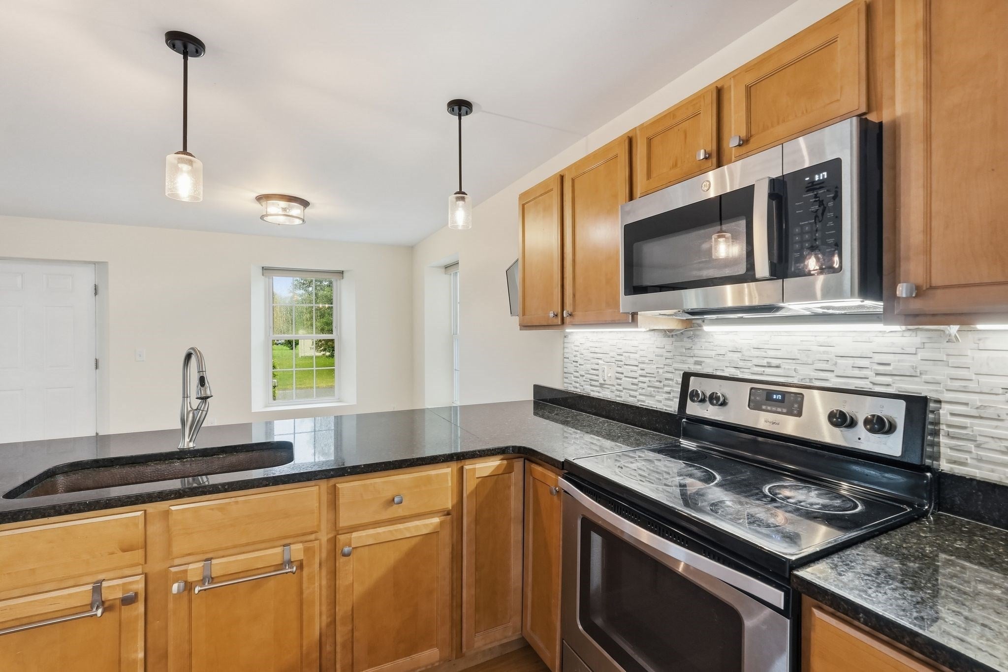 36 Treehouse Cir, Easthampton, MA Photo #14