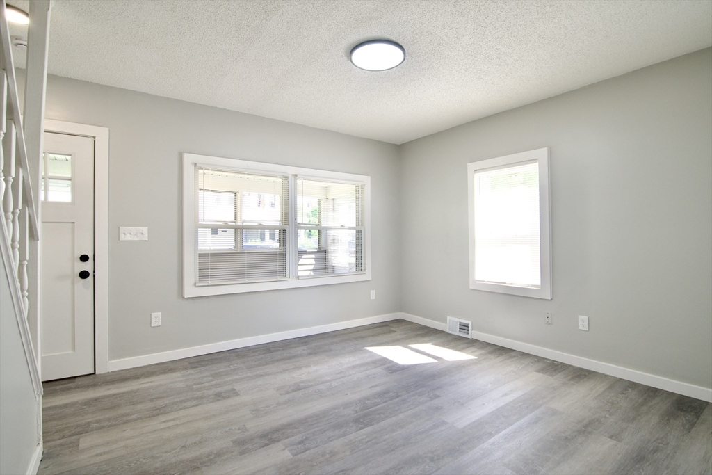 69 Manhattan St