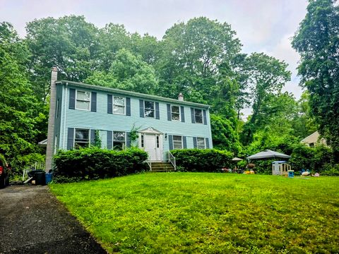 209-211 Ventura St Ludlow MA 01056