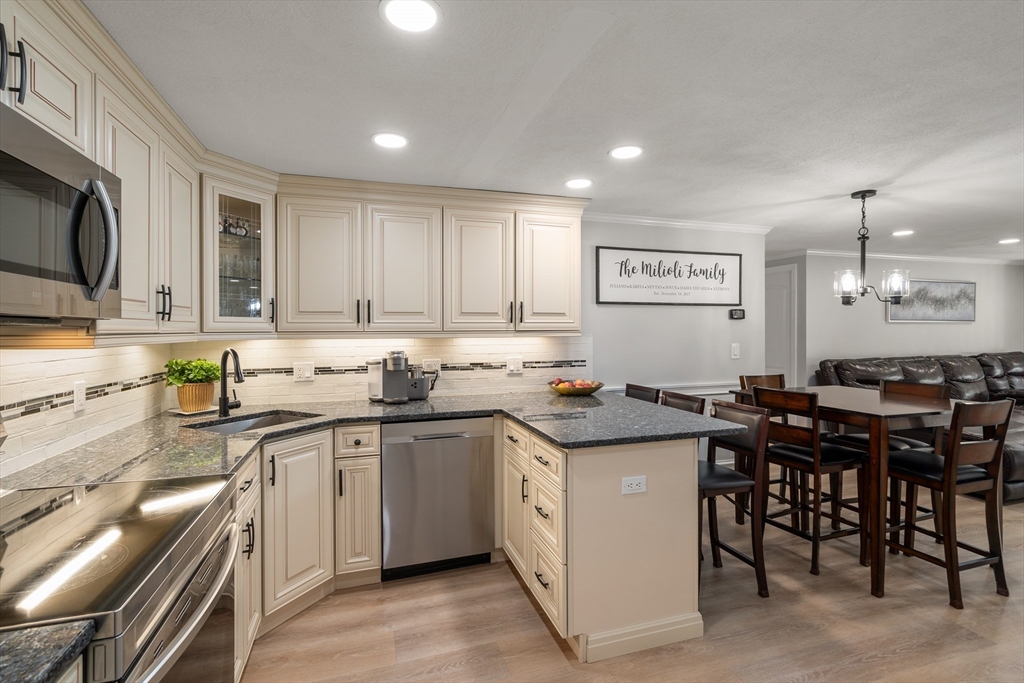 596 Boston Post Rd E 23