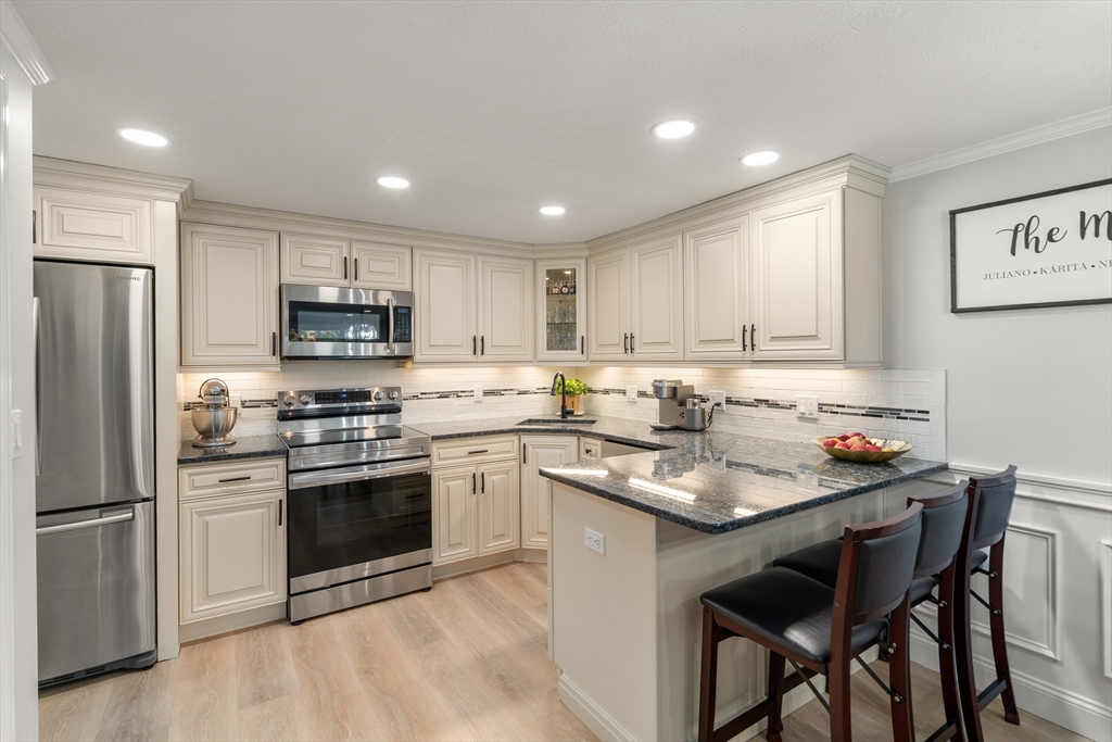 596 Boston Post Rd E 23