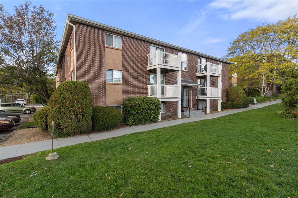 596 Boston Post Rd E 23