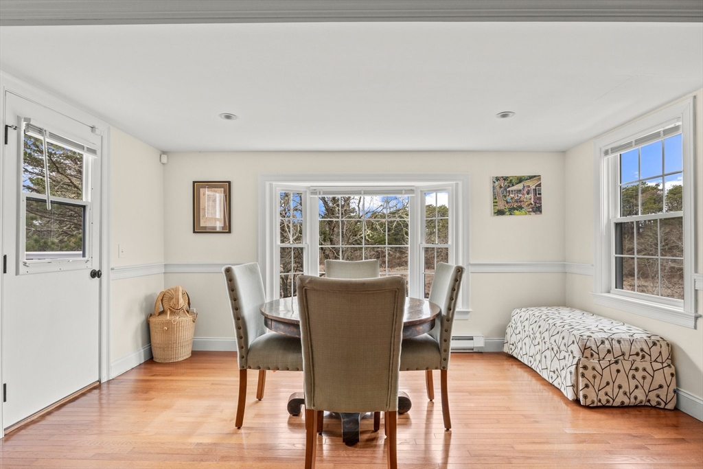 Chatham, Massachusetts 02633, United States, 2 Bedrooms Bedrooms, ,1 BathroomBathrooms,Residential,Active,86902