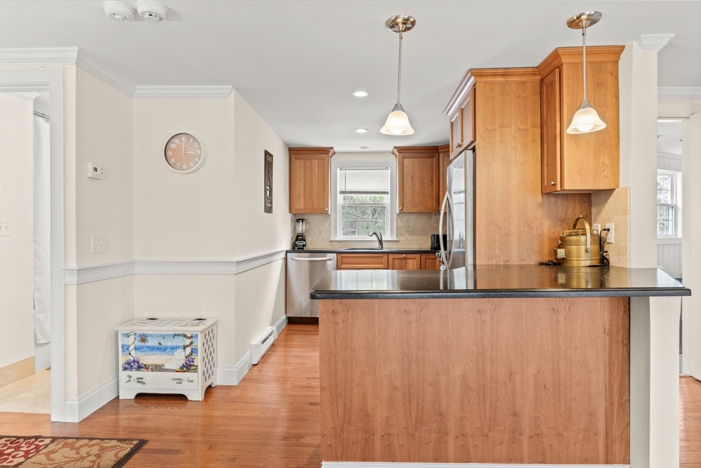 Chatham, Massachusetts 02633, United States, 2 Bedrooms Bedrooms, ,1 BathroomBathrooms,Residential,Active,86902