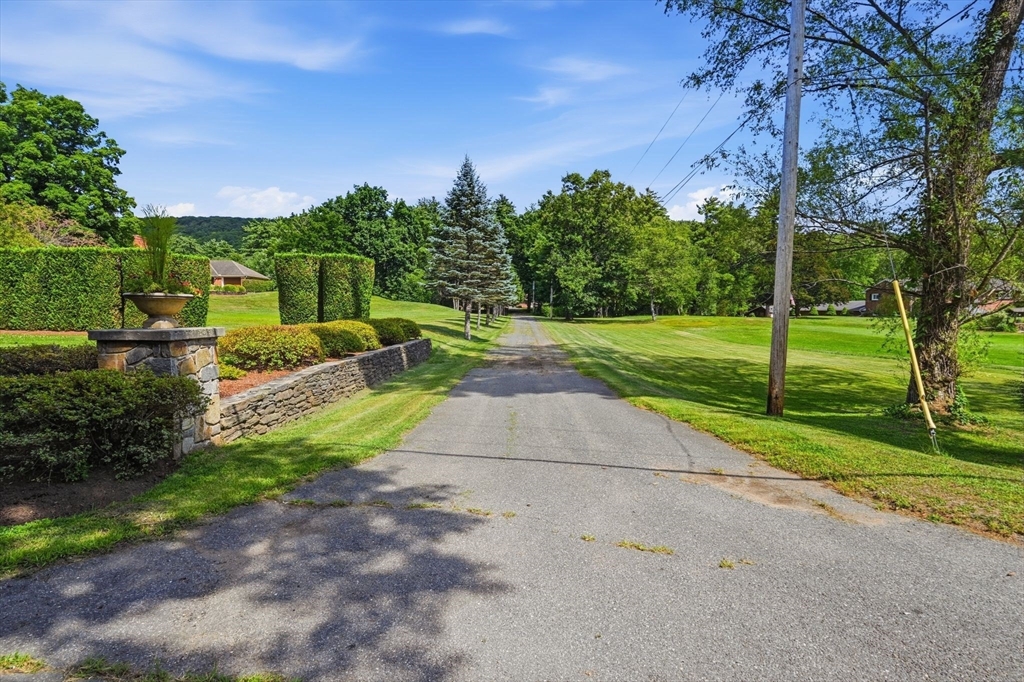 414 Mountain Rd