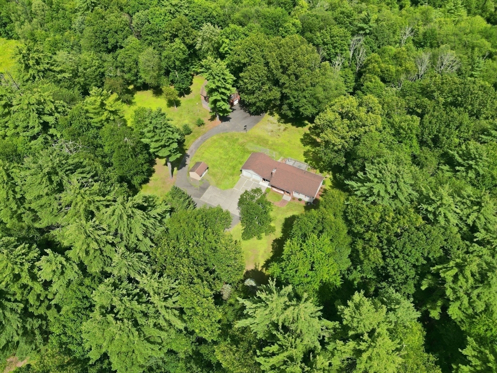 414 Mountain Rd, Holyoke, MA Photo #40