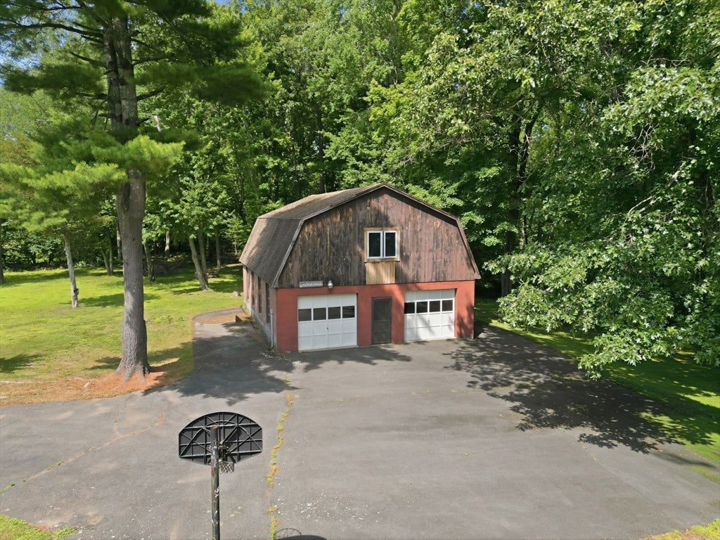 414 Mountain Rd