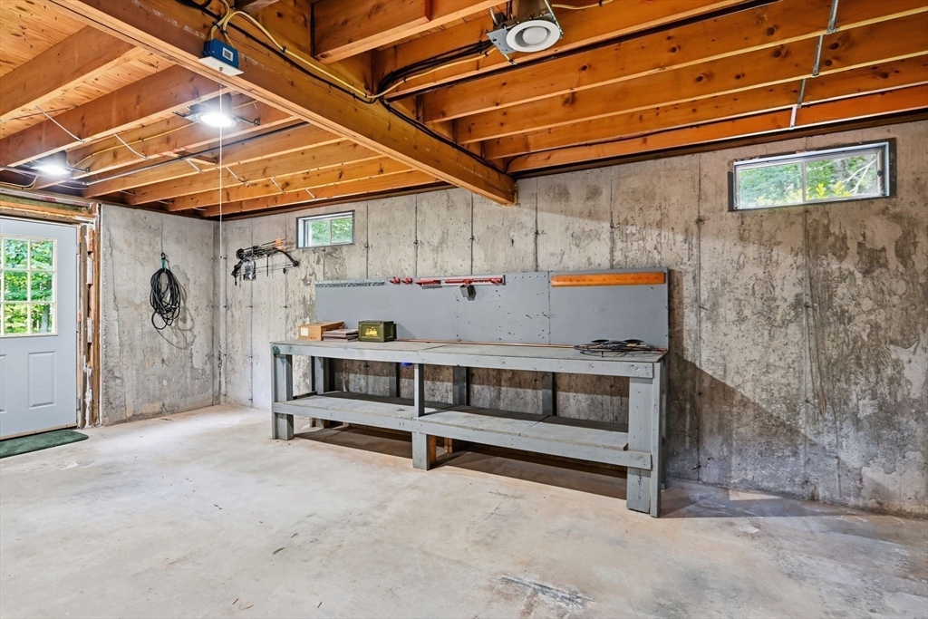 414 Mountain Rd, Holyoke, MA Photo #29