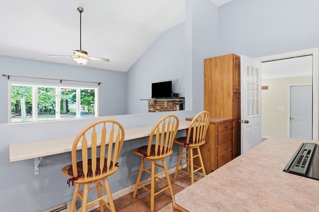 414 Mountain Rd, Holyoke, MA Photo #13