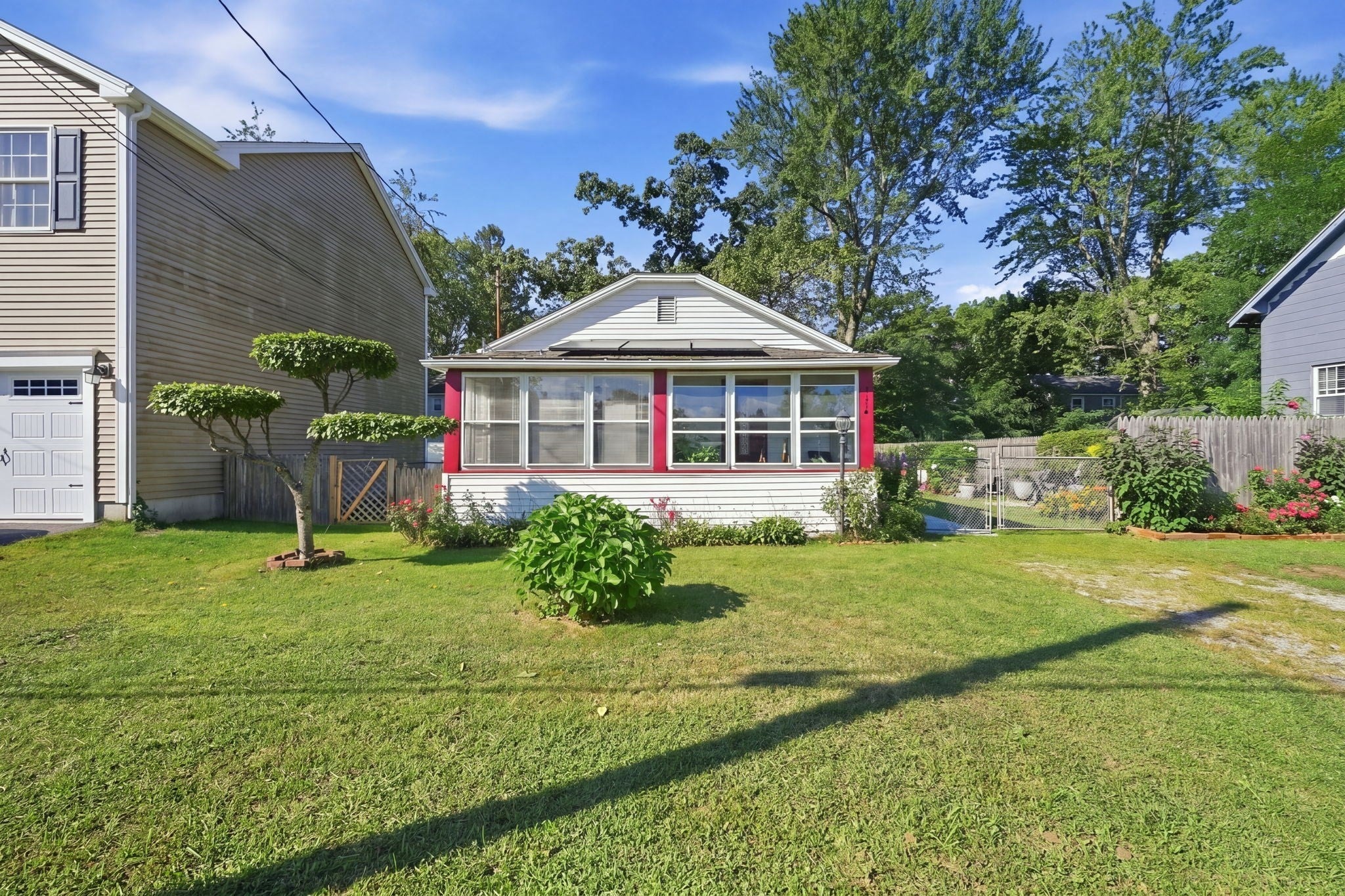 Photo of 114 Hood St, Springfield, MA