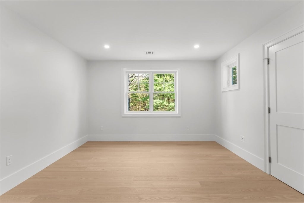 150 Fruit St, Hopkinton, MA, 01748, USA, 4 Bedrooms Bedrooms, ,4 BathroomsBathrooms,Residential,Active,150 Fruit St,73519926