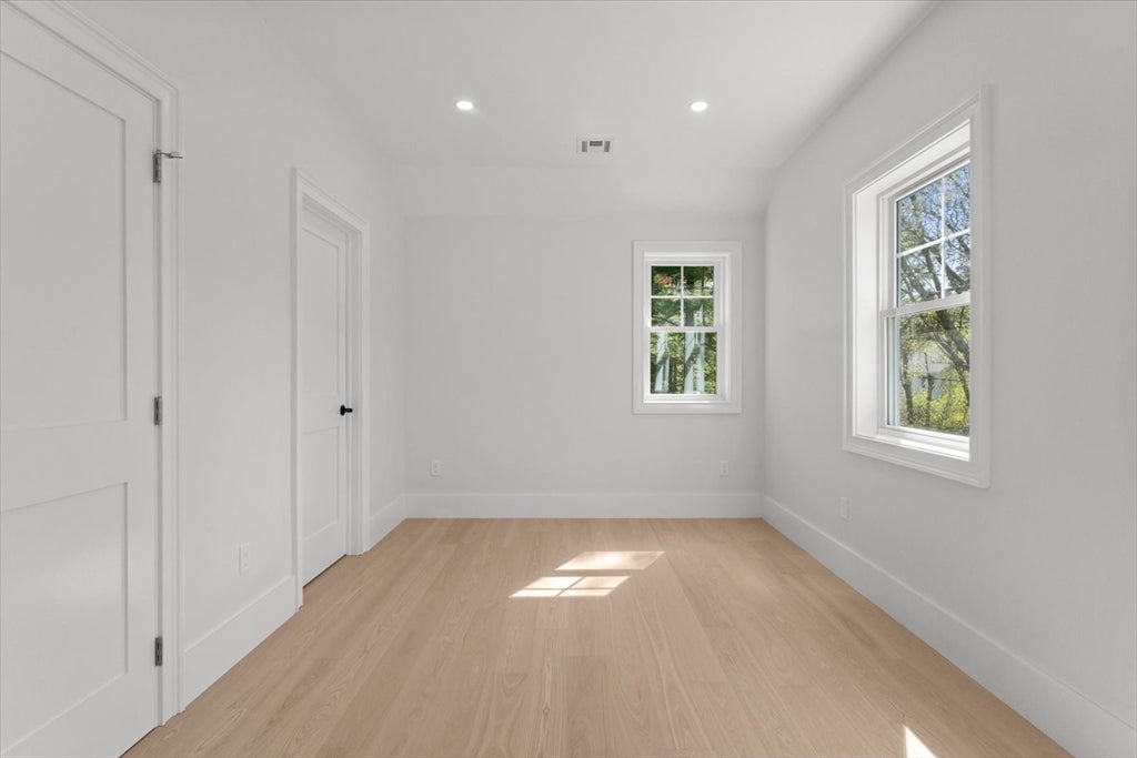 150 Fruit St, Hopkinton, MA, 01748, USA, 4 Bedrooms Bedrooms, ,4 BathroomsBathrooms,Residential,Active,150 Fruit St,73519926