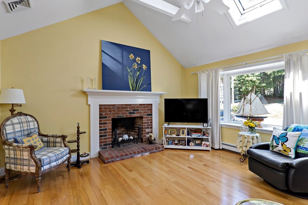 111 Westwind CIR, Barnstable, MA, 111 Westwind CIR, Barnstable, MA Photo #4