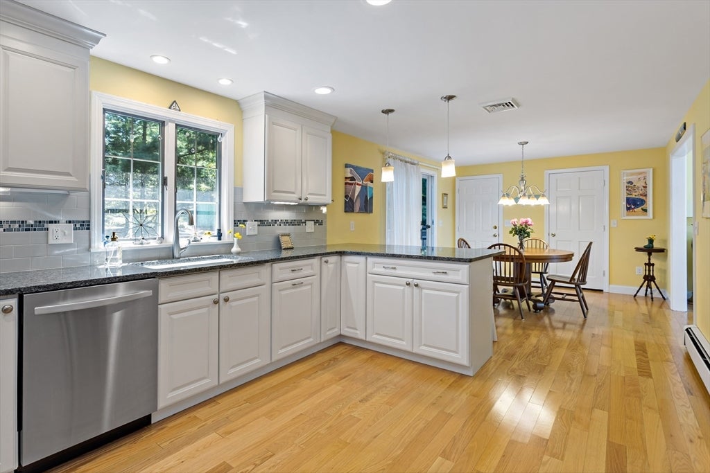 111 Westwind CIR, Barnstable, MA, 111 Westwind CIR, Barnstable, MA Photo #11