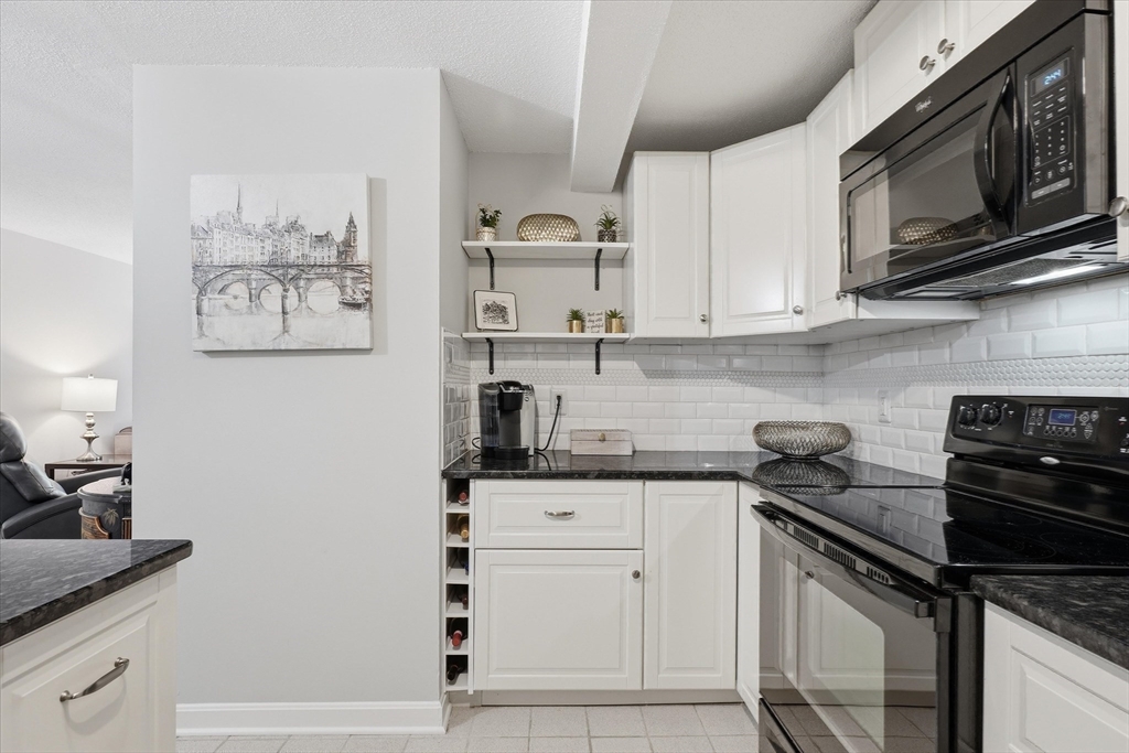 11 Walden Dr #10, Natick, MA Photo #11