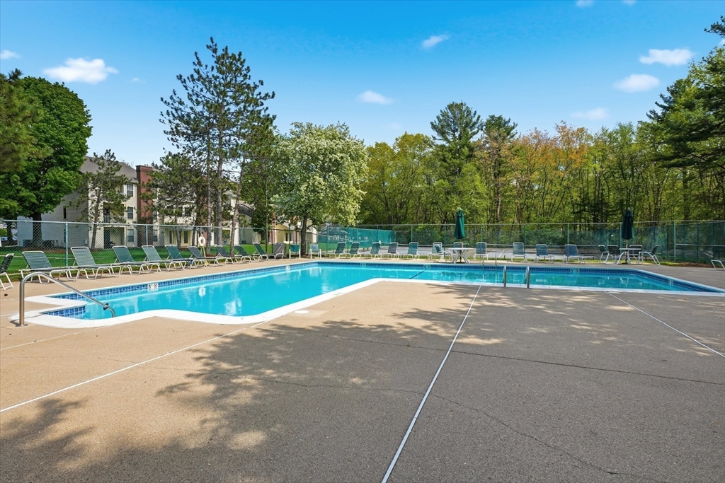 11 Walden Dr #10, Natick, MA Photo #23