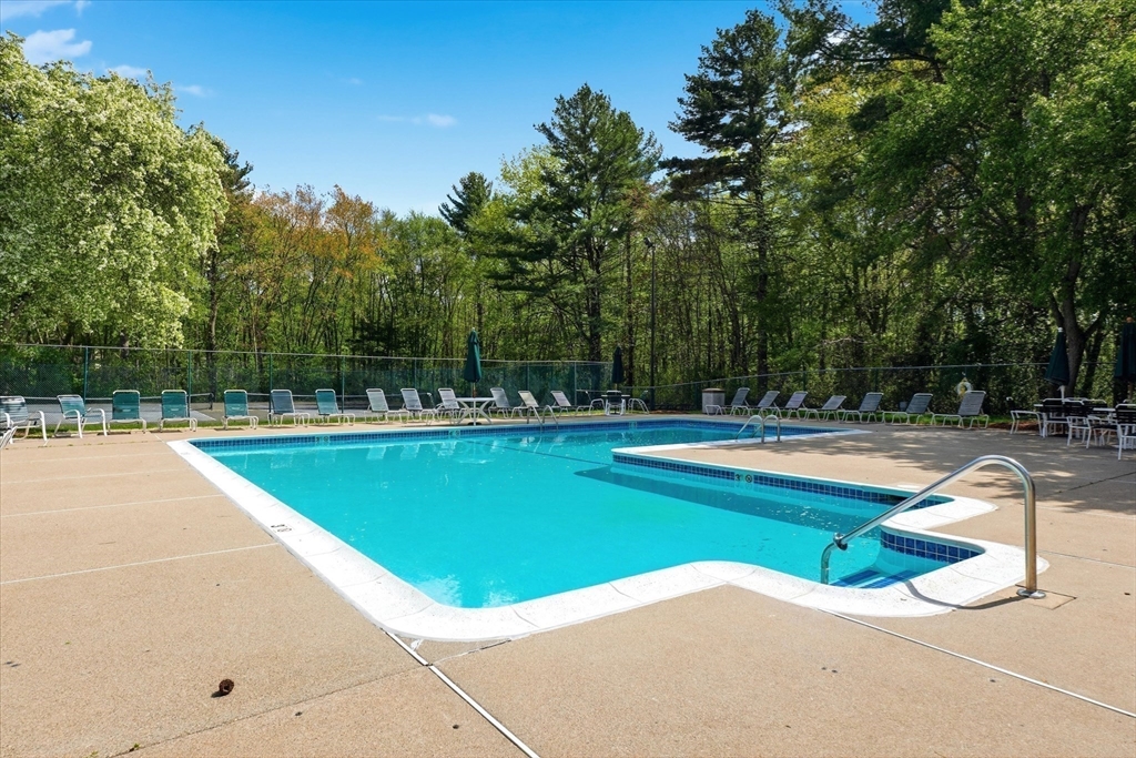 11 Walden Dr #10, Natick, MA Photo #22
