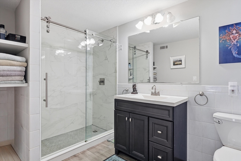 11 Walden Dr #10, Natick, MA Photo #15