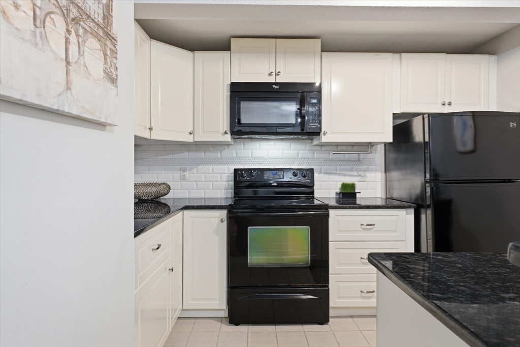 11 Walden Dr #10, Natick, MA Photo #10