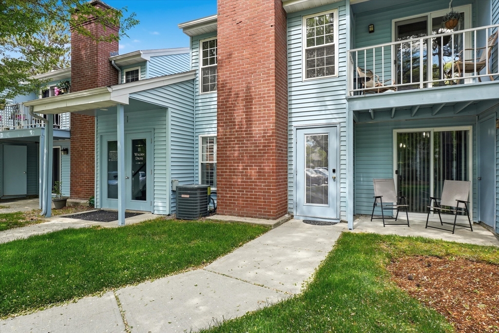 11 Walden Dr #10, Natick, MA Photo #2