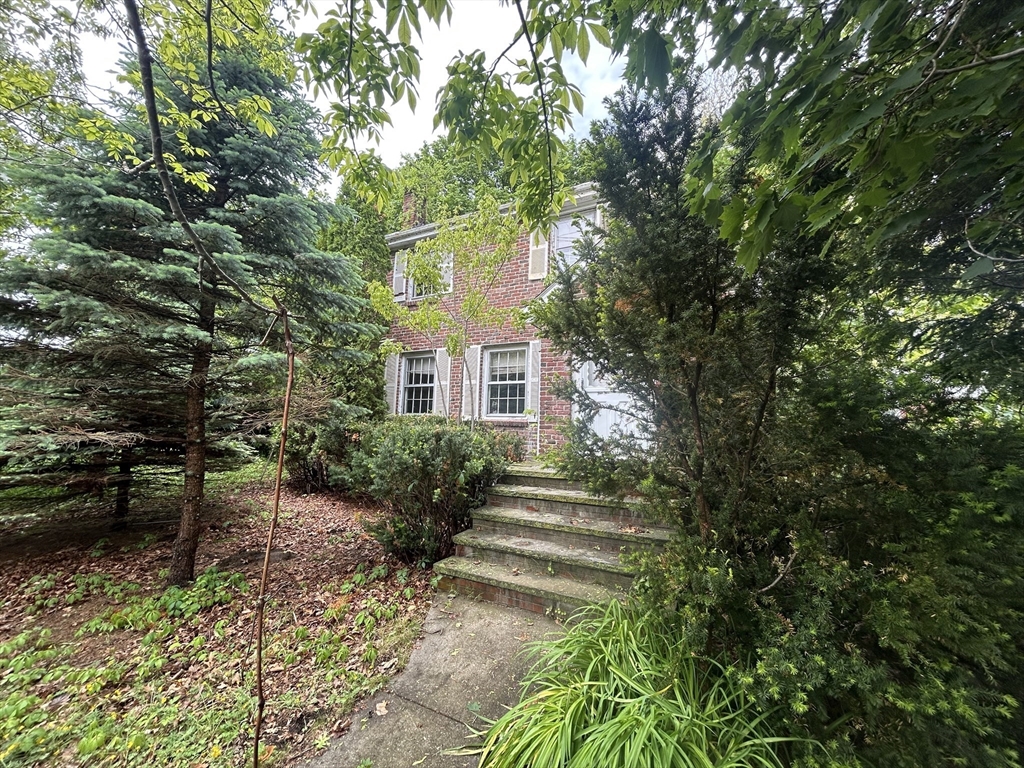 327 Appleton St