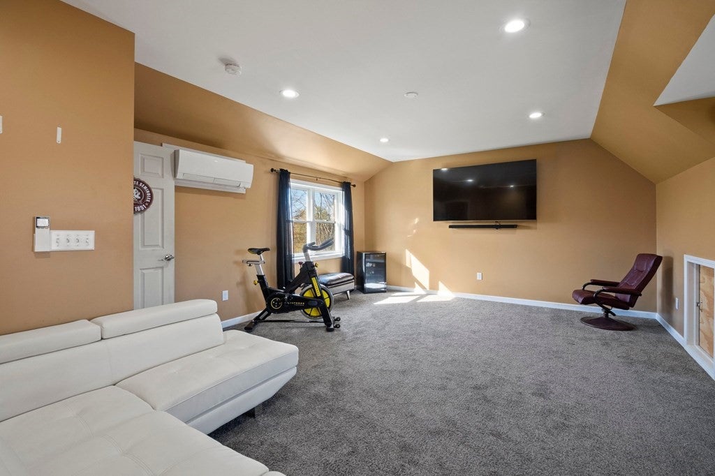45 Somers Rd, East Longmeadow, MA, 45 Somers Rd, East Longmeadow, MA Photo #18
