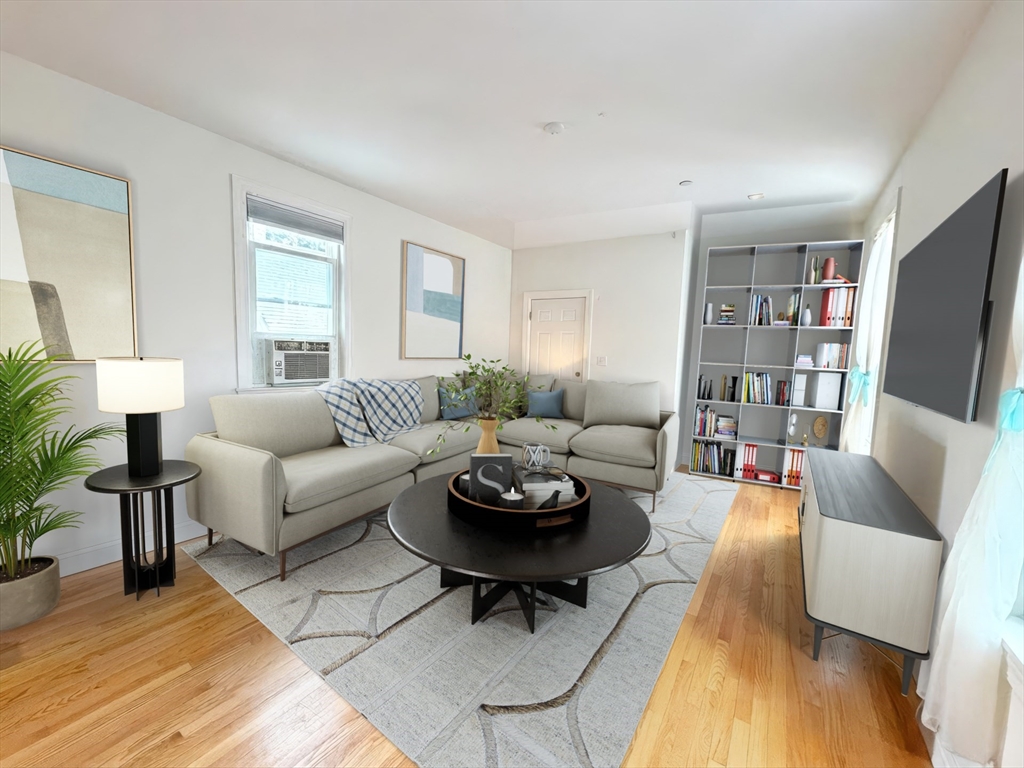 Click for 250 Webster St #2, Boston, MA slideshow